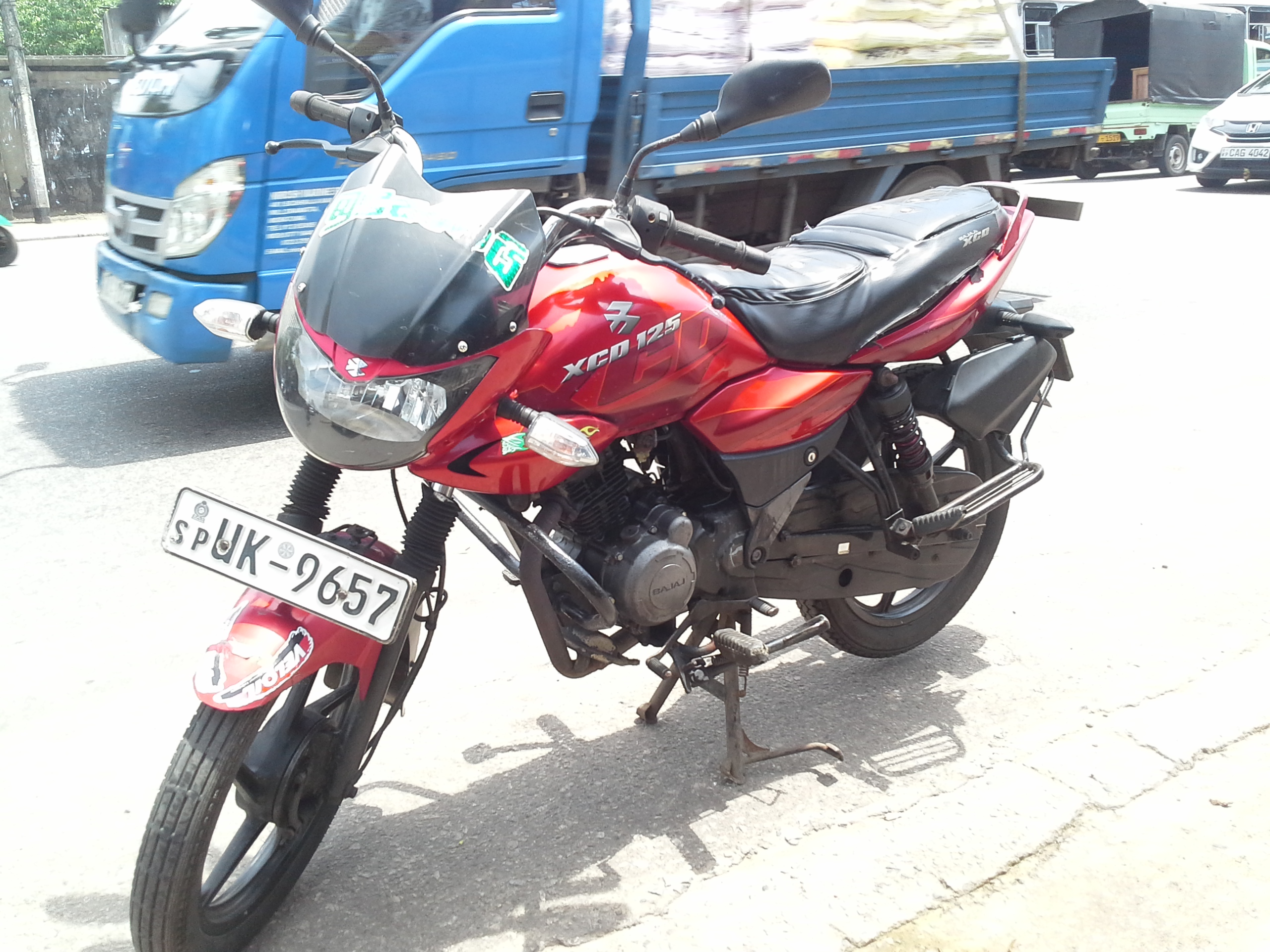 BAJAJ XCD 125